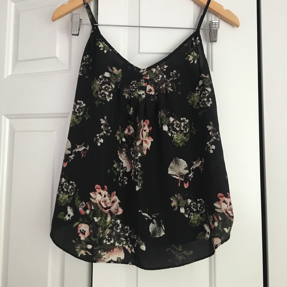 LAST CHANCE. Aritzia Floral Tank top